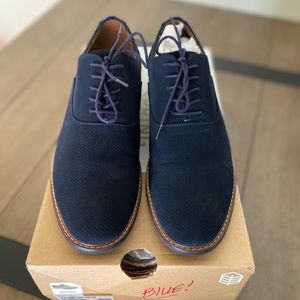 Men’s blue suede dress shoes